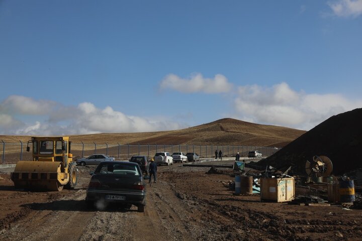 بازدید نیکزاد از چند شرکت در حال احداث در شهرک صنعتی پرفسور هشترودی