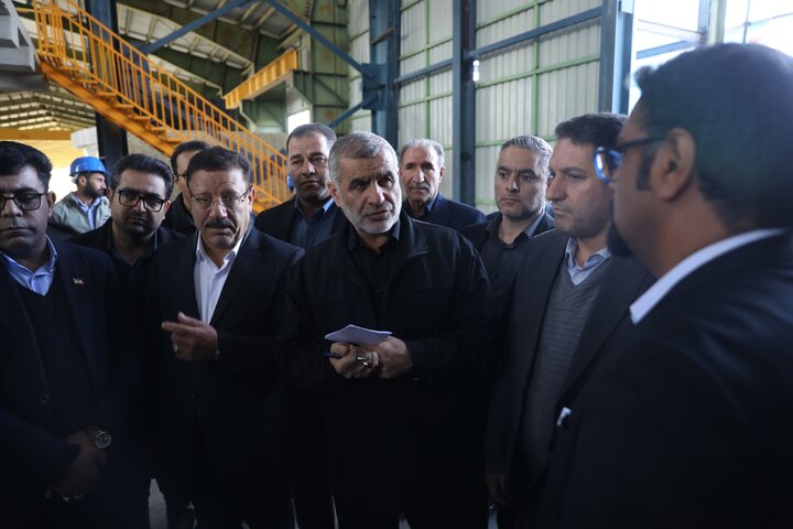 بازدید نیکزاد از چند شرکت در حال احداث در شهرک صنعتی پرفسور هشترودی