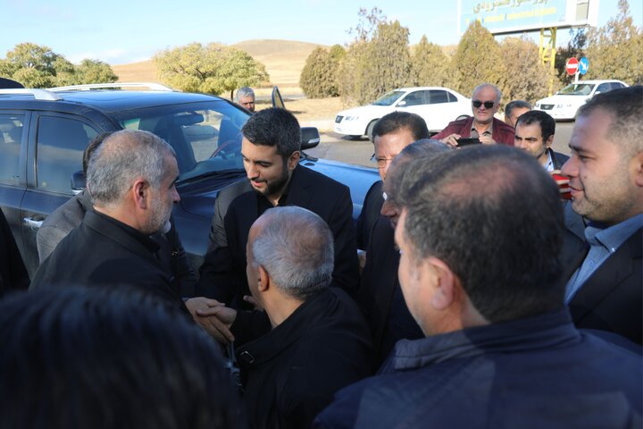 استقبال از نیکزاد و ادای احترام به مقام شهدای گمنام شهرستان هشترود