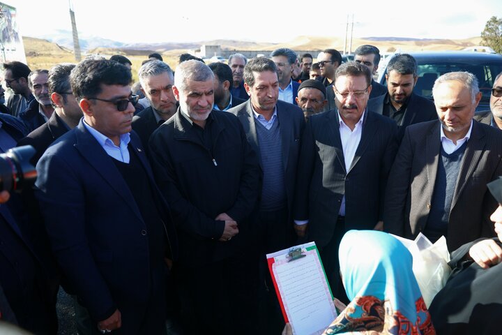 استقبال از نیکزاد و ادای احترام به مقام شهدای گمنام شهرستان هشترود