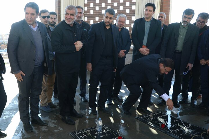 استقبال از نیکزاد و ادای احترام به مقام شهدای گمنام شهرستان هشترود