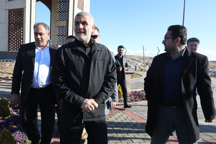 استقبال از نیکزاد و ادای احترام به مقام شهدای گمنام شهرستان هشترود