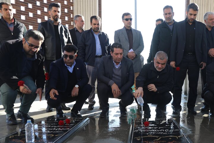 استقبال از نیکزاد و ادای احترام به مقام شهدای گمنام شهرستان هشترود