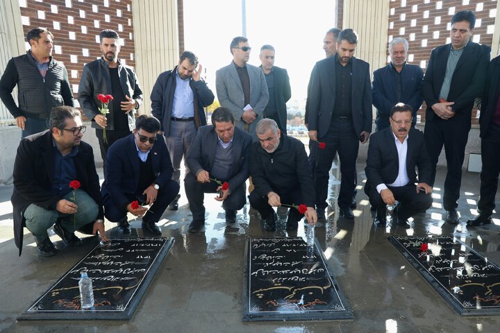 استقبال از نیکزاد و ادای احترام به مقام شهدای گمنام شهرستان هشترود