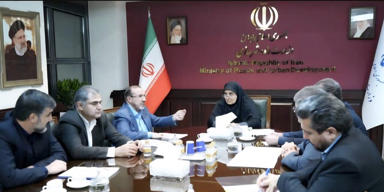 بازدید معاون وزیر راه از خط مترو مهستان با پیگیری های حدادی/تأکید بر تسریع بهره‌برداری کامل خط ریلی غرب البرز