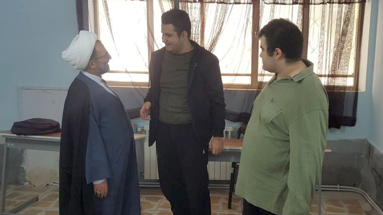 بازدید سلیمی از تنها دبیرستان مقطع دوم پسرانه دانش‌آموزان اوتیسم تهران/وزارت آموزش و پرورش نسبت به این مدرسه بی‌تفاوت است