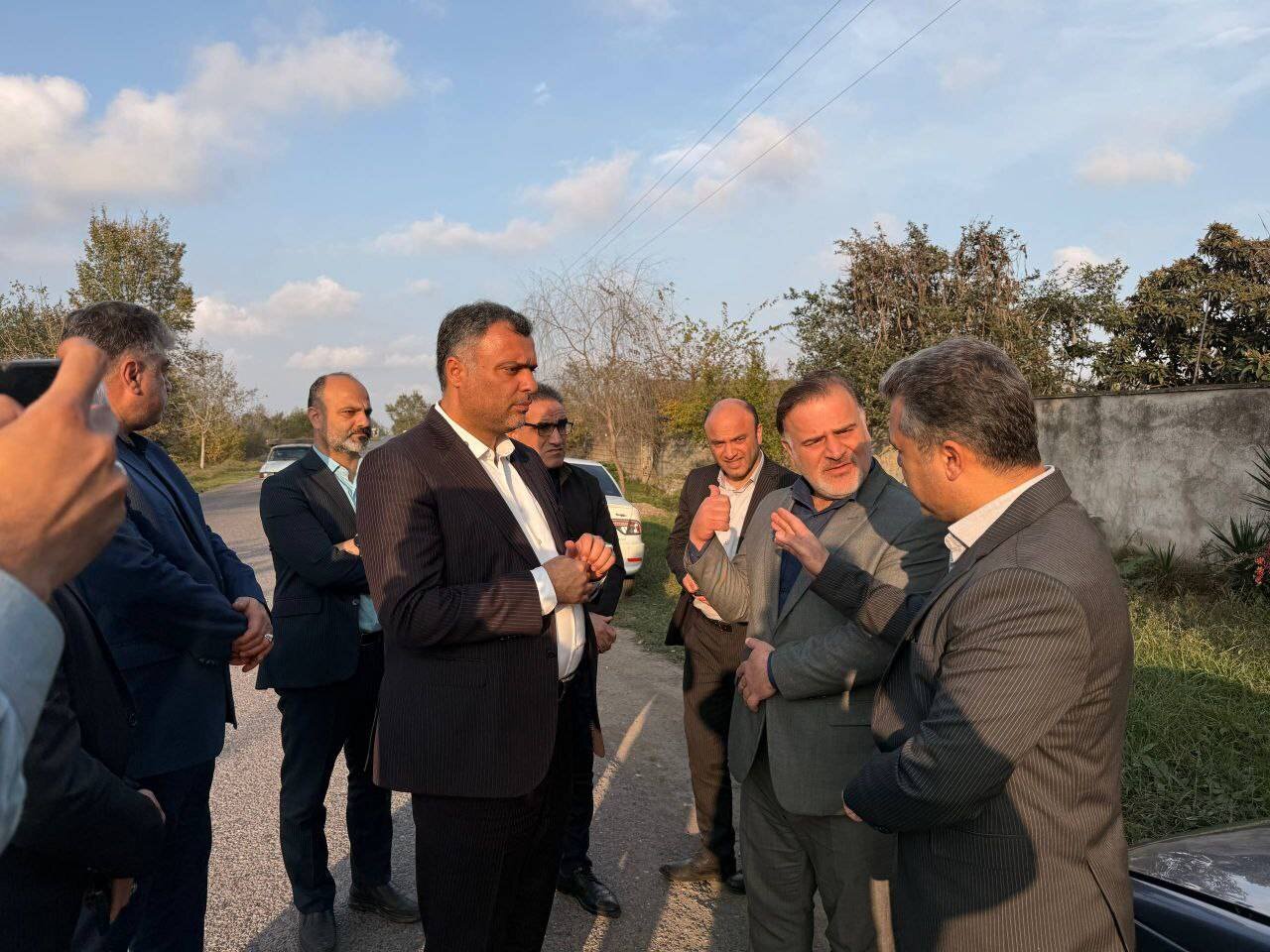 بازدید رحمت زاده از محل احداث پست۶۳کیلوولت بخش میرزاکوچک/ گام مهم در مسیر تأمین برق پایدار صومعه سرا