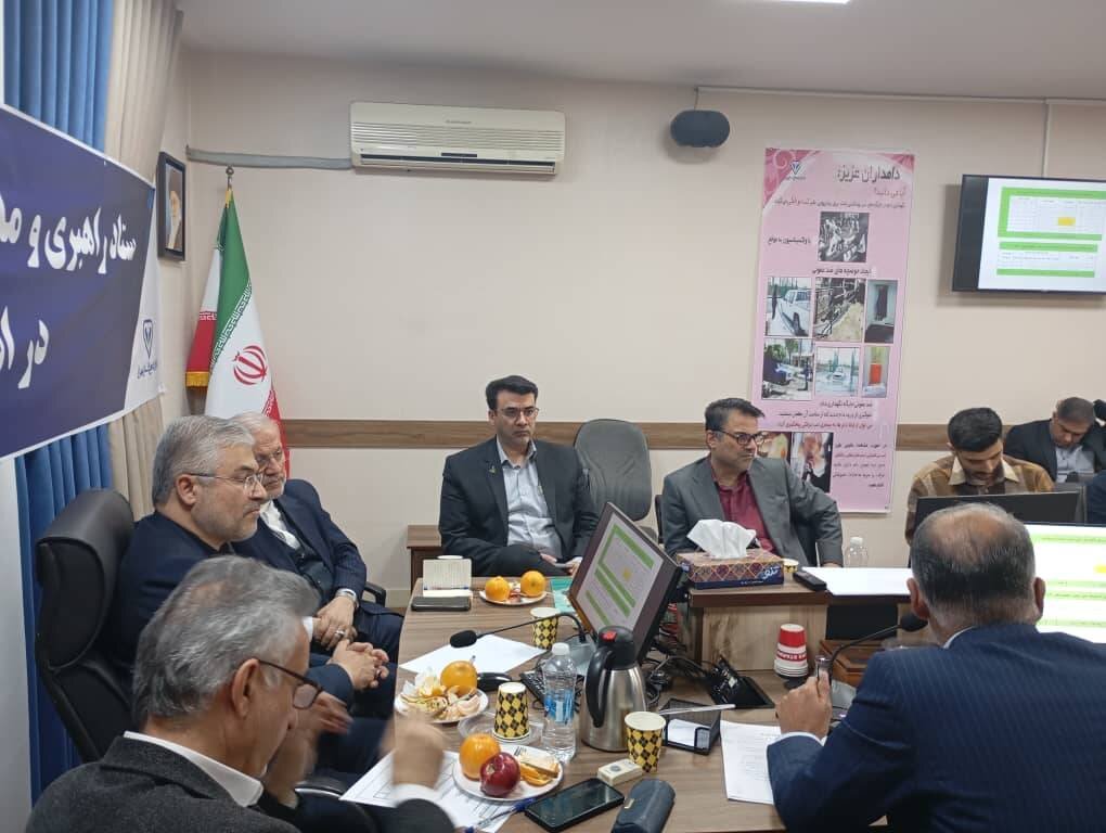 حضور جمعی از نمایندگان تهران در اداره کل دامپزشکی تهران/ علل شیوع تب برفکی دام بررسی شد