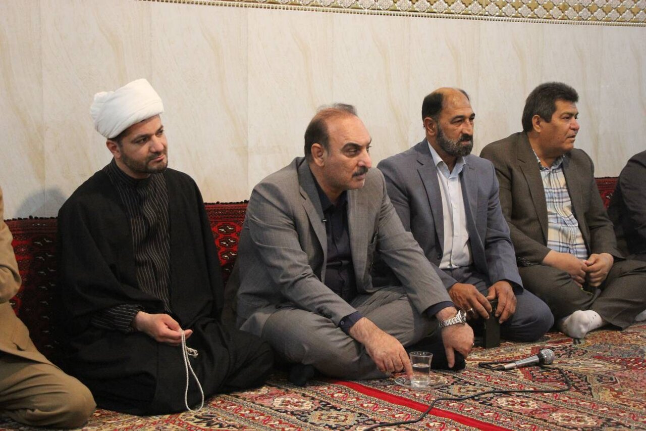 دیدار نماینده سیستان با اهالی محله شهید شهرکی در مسجد امیرالمؤمنین(ع) زابل