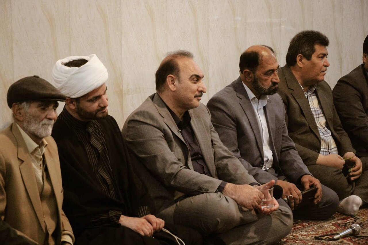 دیدار نماینده سیستان با اهالی محله شهید شهرکی در مسجد امیرالمؤمنین(ع) زابل