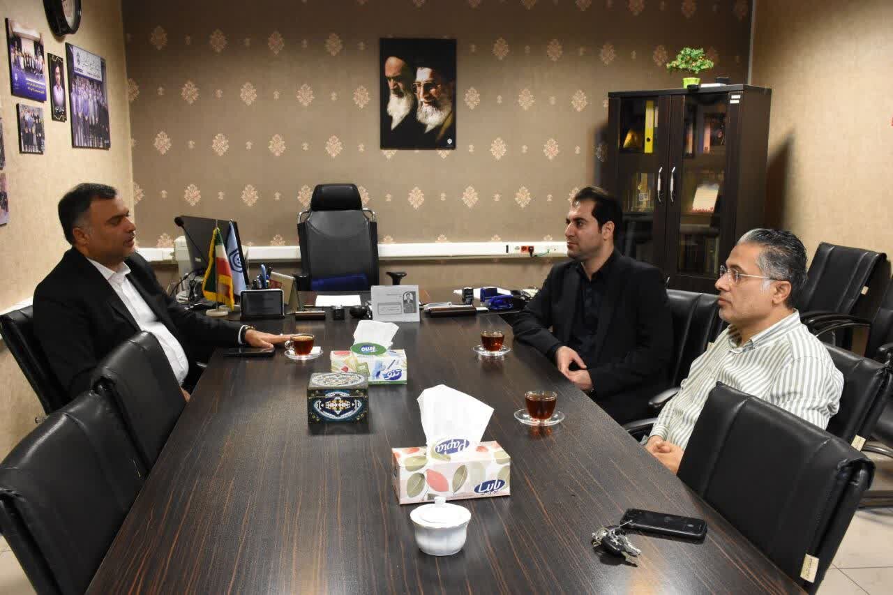 حضور رحمتزاده در اداره تأمین اجتماعی صومعهسرا/ مشکلات واحدهای اجرایی شهرستان با نگاه تخصصی و همکاری دستگاههای مرتبط برطرف شود