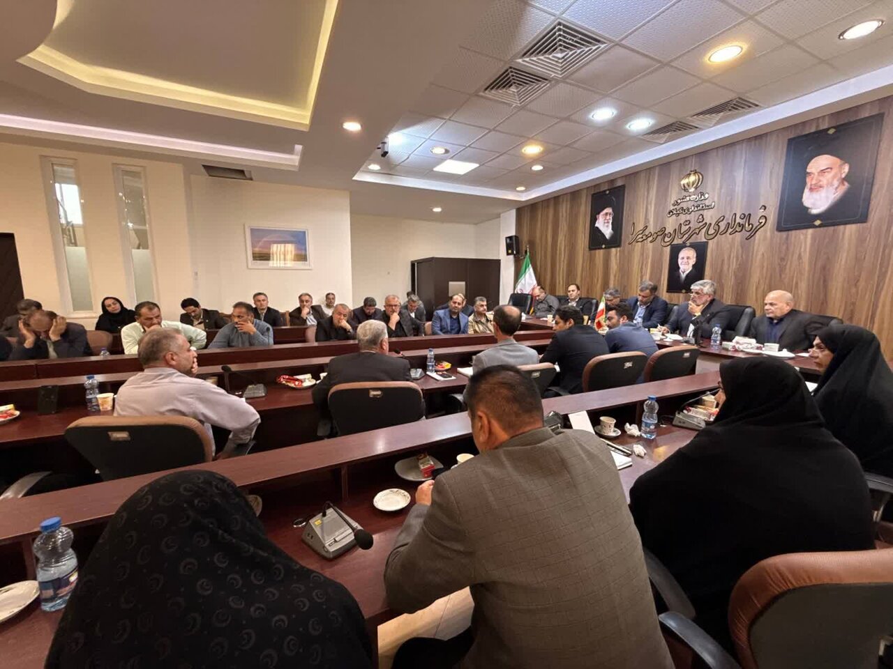 نشست رحمت زاده با دهیاران و شوراهای اسلامی بخش تولمات/ بررسی مسائل، چالش‌ها و نیازهای روستاهای منطقه