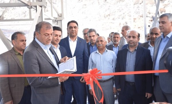 آیین افتتاح نیروگاه خورشیدی شناور بندرعباس  باحضور نمایندگان مردم برگزار شد/فرصت ۴ ماهه برای سرمایه‌گذاران سایت شیلاتی خلیج فارس