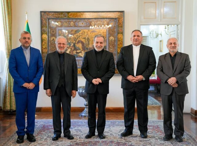 نشست کمیسیون اقتصادی مجلس با وزیر امور خارجه - خانه ملت