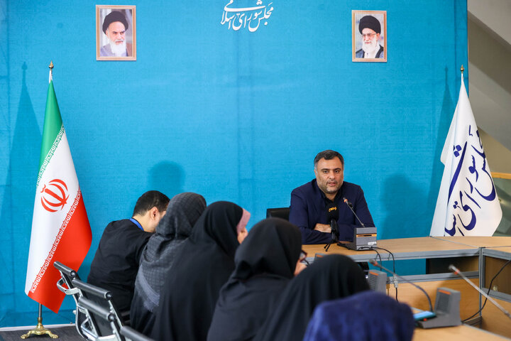 نشست خبری رئیس فراکسیون نظارت بر مناطق آزاد و ویژه اقتصادی مجلس