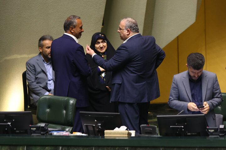 نشست علنی سه شنبه 4 آذرماه مجلس شورای اسلامی