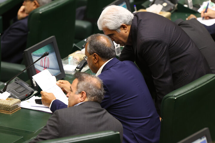 نشست علنی سه شنبه 4 آذرماه مجلس شورای اسلامی