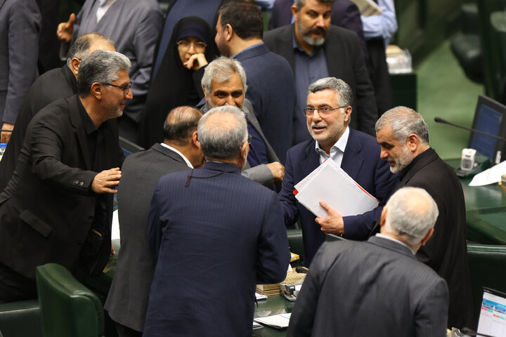 نشست علنی سه شنبه 4 آذرماه مجلس شورای اسلامی