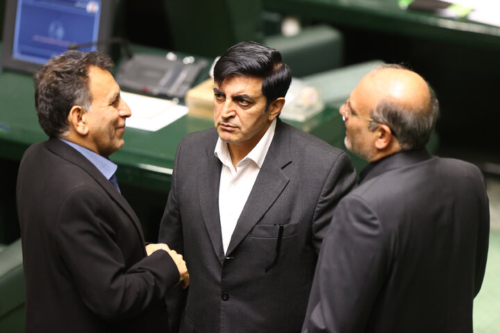 نشست علنی سه شنبه 4 آذرماه مجلس شورای اسلامی