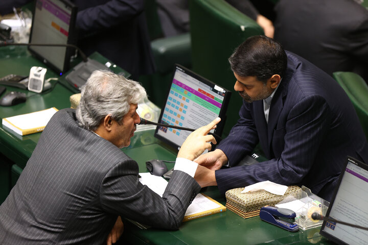 نشست علنی سه شنبه 4 آذرماه مجلس شورای اسلامی