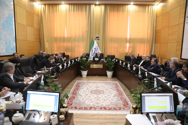 نشست سه شنبه 4 آذرماه کمیسیون ویژه حمایت از تولید و نظارت بر اجرای سیاست‌های کلی اصل ۴۴ قانون اساسی