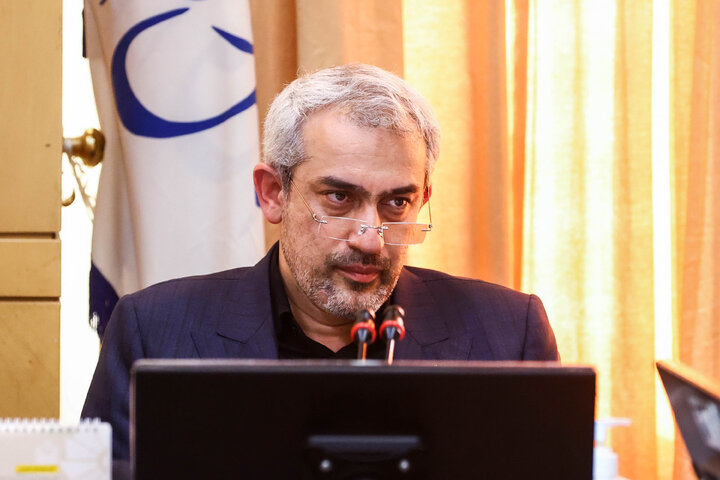 نشست سه شنبه ۴ آذرماه کمیسیون صنایع و معادن با حضور وزیر اقتصاد