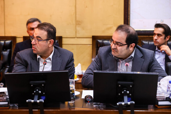 نشست سه شنبه ۴ آذرماه کمیسیون صنایع و معادن با حضور وزیر اقتصاد