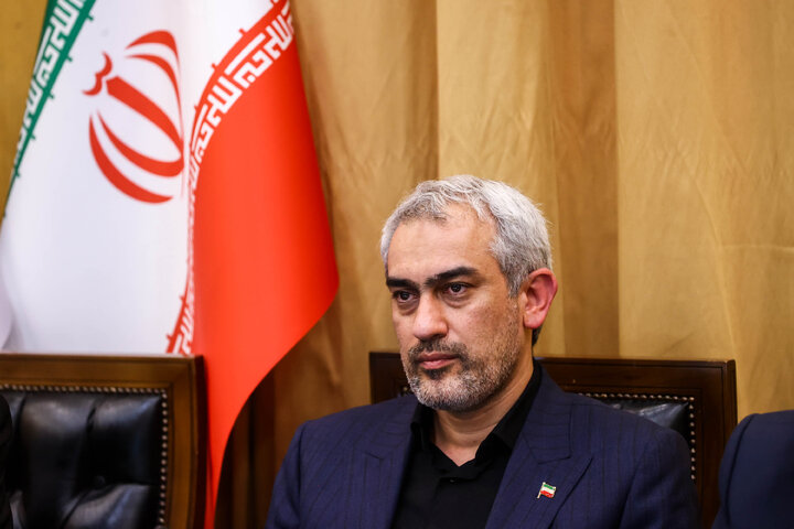 نشست سه شنبه ۴ آذرماه کمیسیون شوراهای مجلس با حضور وزیر اقتصاد