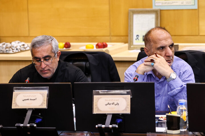 نشست سه شنبه ۴ آذرماه کمیسیون شوراهای مجلس با حضور وزیر اقتصاد