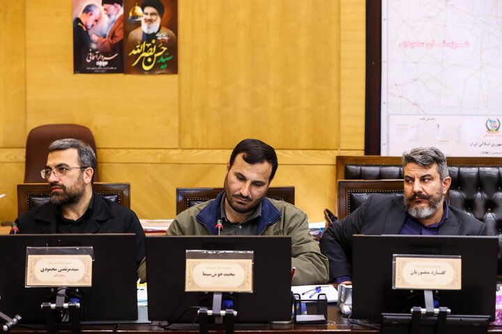 نشست سه شنبه ۴ آذرماه کمیسیون شوراهای مجلس با حضور وزیر اقتصاد