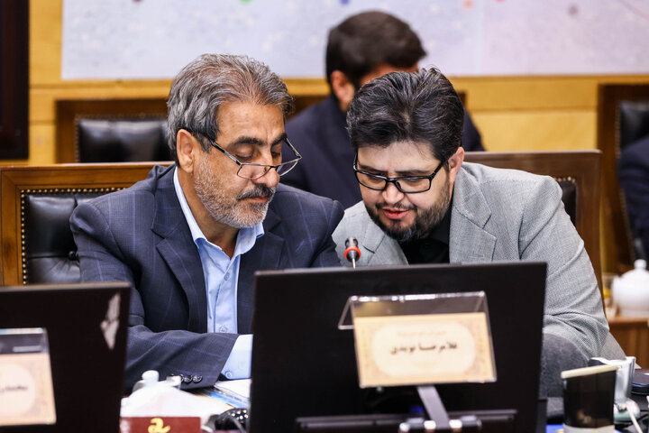 نشست سه شنبه ۴ آذرماه کمیسیون شوراهای مجلس با حضور وزیر اقتصاد