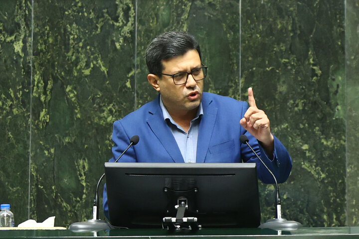 ناطقین صحن علنی چهارشنبه 5 اذر 1404