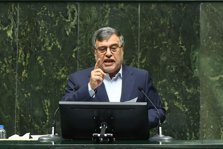 ناطقین صحن علنی چهارشنبه 5 اذر 1404