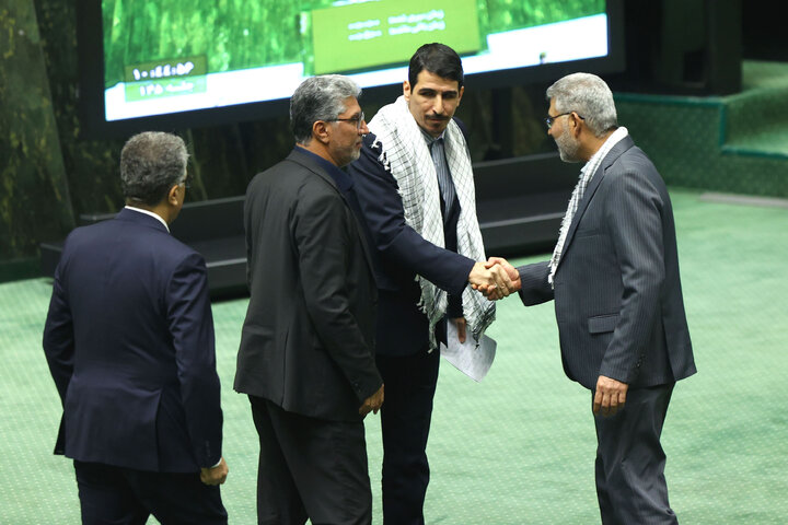 ناطقین صحن علنی چهارشنبه 5 اذر 1404