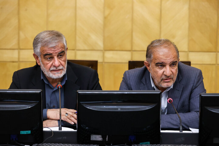 نشست مشترک کمیسیون‌های کشاورزی و شوراها به منظور بررسی وضعیت آتش‌سوزی جنگل‌های شمال کشور