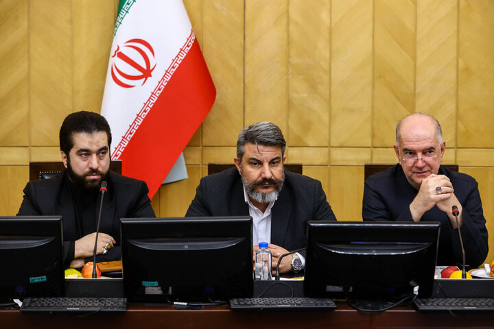 نشست مشترک کمیسیون‌های کشاورزی و شوراها به منظور بررسی وضعیت آتش‌سوزی جنگل‌های شمال کشور