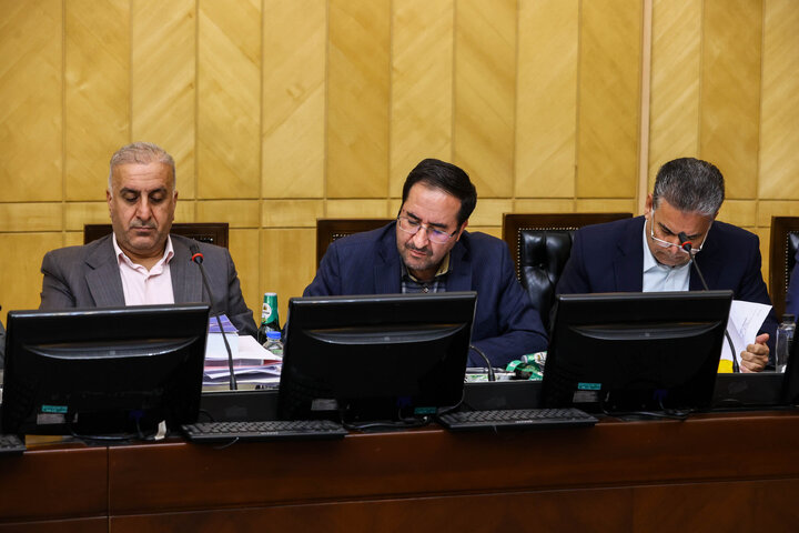 نشست مشترک کمیسیون‌های کشاورزی و شوراها به منظور بررسی وضعیت آتش‌سوزی جنگل‌های شمال کشور