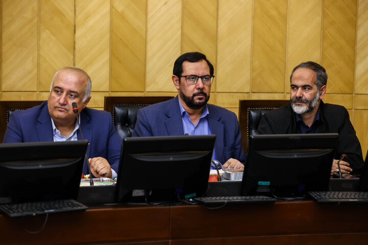 نشست مشترک کمیسیون‌های کشاورزی و شوراها به منظور بررسی وضعیت آتش‌سوزی جنگل‌های شمال کشور