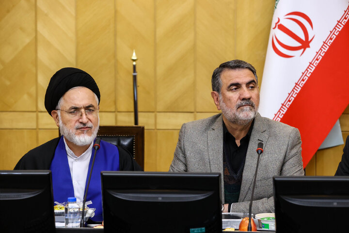 نشست مشترک کمیسیون‌های کشاورزی و شوراها به منظور بررسی وضعیت آتش‌سوزی جنگل‌های شمال کشور