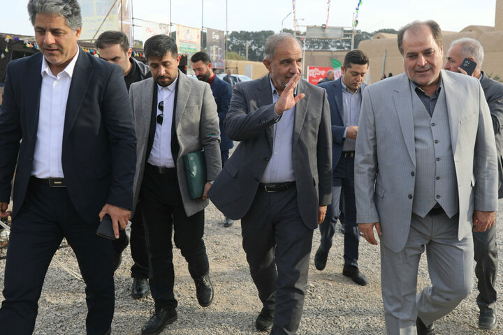 حضور و سخنرانی رییس کمیسیون_ کشاورزی در چهارمین جشنواره م ملی انار ساوه