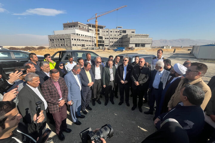 بازدیدهای نظارتی اعضای کمیسیون بهداشت و درمان مجلس از مراکز درمانی دورود در جریان سفر به استان لرستان