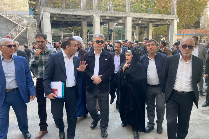 بازدیدهای نظارتی اعضای کمیسیون بهداشت و درمان مجلس از مراکز درمانی دورود در جریان سفر به استان لرستان