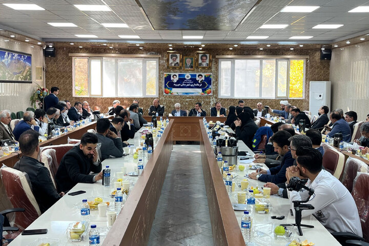 بازدیدهای نظارتی اعضای کمیسیون بهداشت و درمان مجلس از مراکز درمانی دورود در جریان سفر به استان لرستان