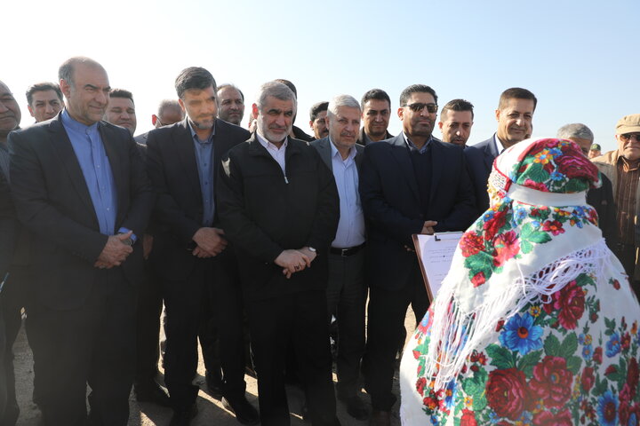 بازدید نایب رئیس مجلس از کارخانه آسفالت شهرداری قوچان