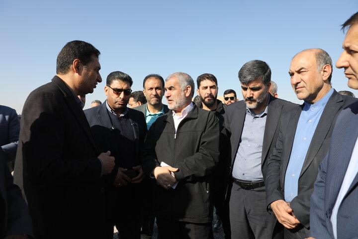 بازدید نایب رئیس مجلس از کارخانه آسفالت شهرداری قوچان