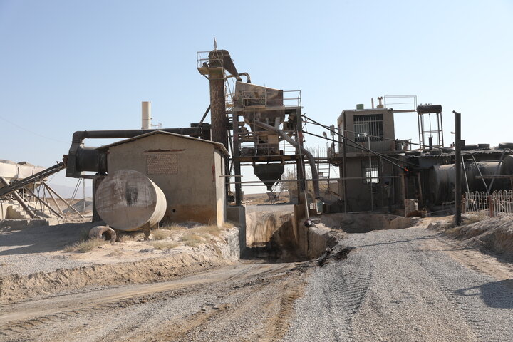 بازدید نایب رئیس مجلس از کارخانه آسفالت شهرداری قوچان