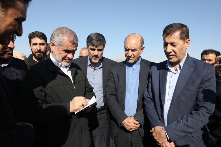 بازدید نایب رئیس مجلس از کارخانه آسفالت شهرداری قوچان