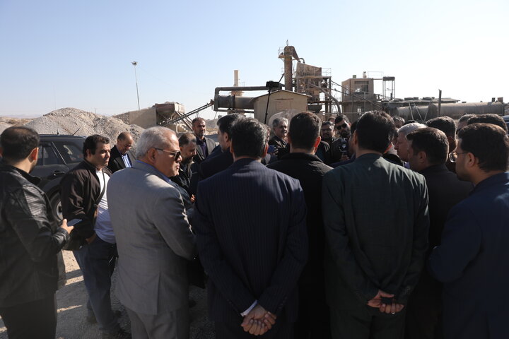 بازدید نایب رئیس مجلس از کارخانه آسفالت شهرداری قوچان