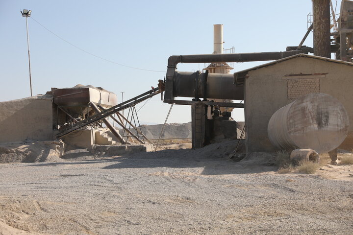 بازدید نایب رئیس مجلس از کارخانه آسفالت شهرداری قوچان