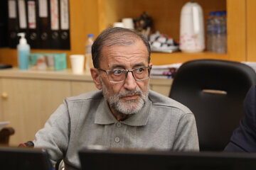 چرا سیاست‌ها و ضوابط مصوب شورای عالی انقلاب فرهنگی برای سامان دادن به سینمای خانگی را ابلاغ نمی‌کنید!؟